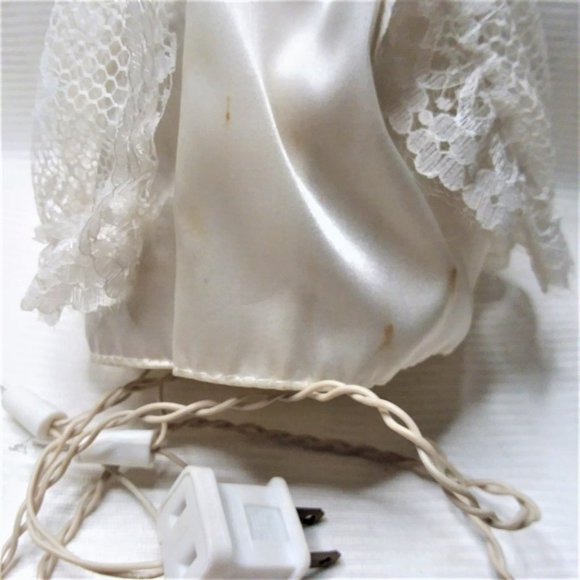 VTG Christmas Angel Tree Topper Porcelain Lighted Lace Holiday Home Decor Works - Picture 6 of 6